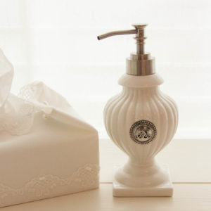 Lene Bjerre - Seifenspender aus der Purity Bath Collection Weiss