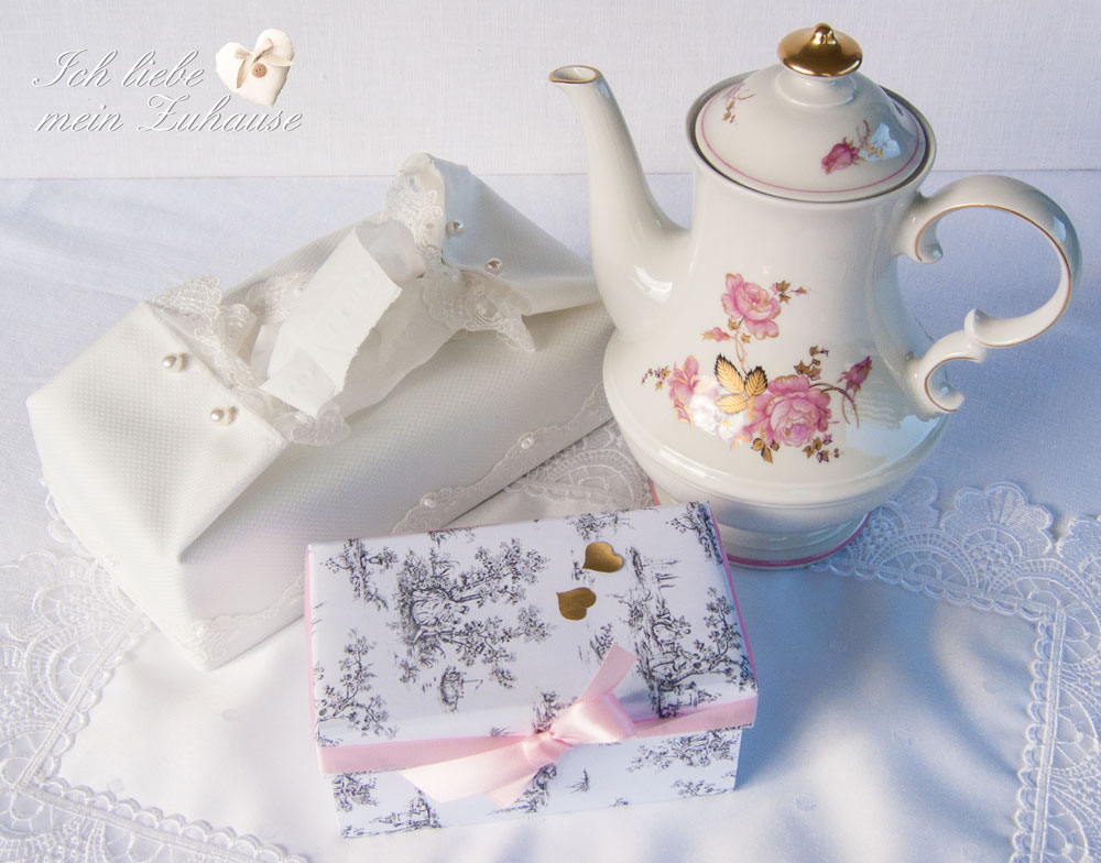 Blog - DIY mit toile de jouy - Kaffeekrug rose d'or - Tissuebox Elegance und Spitzbuben - Bild 8