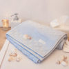 Lene Bjerre – Duschtuch 70x140cm aus der Laurie Collection / hellblau Lene Bjerre - Duschtuch 70x140cm aus der Laurie Collection / hellblau
