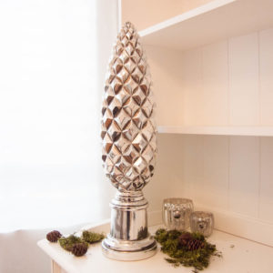 Lene Bjerre - Tannzapfen mit Fuss aus der Serafina Collection / 61cm