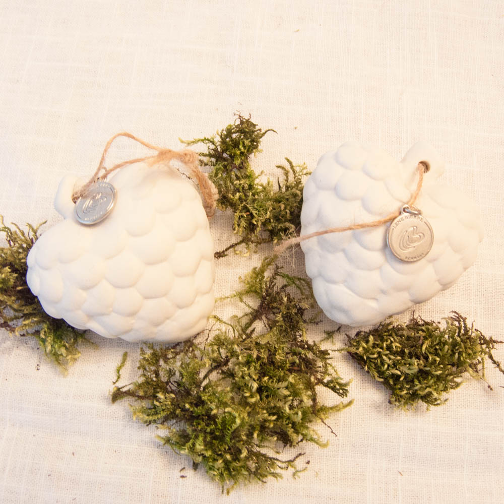 Lene Bjerre – 2 Weisse Deko-Herzen aus der Delia Collection Lene Bjerre - 2 Weisse Deko-Herzen aus der Delia Collection