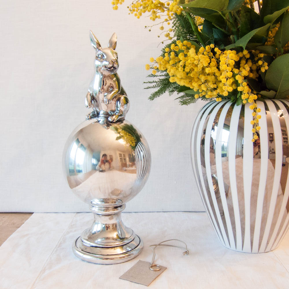 Lene Bjerre – Hase auf Kugel aus der Serafina Collection / antik – silber Lene Bjerre - Hase auf Kugel aus der Serafina Collection / antik - silber